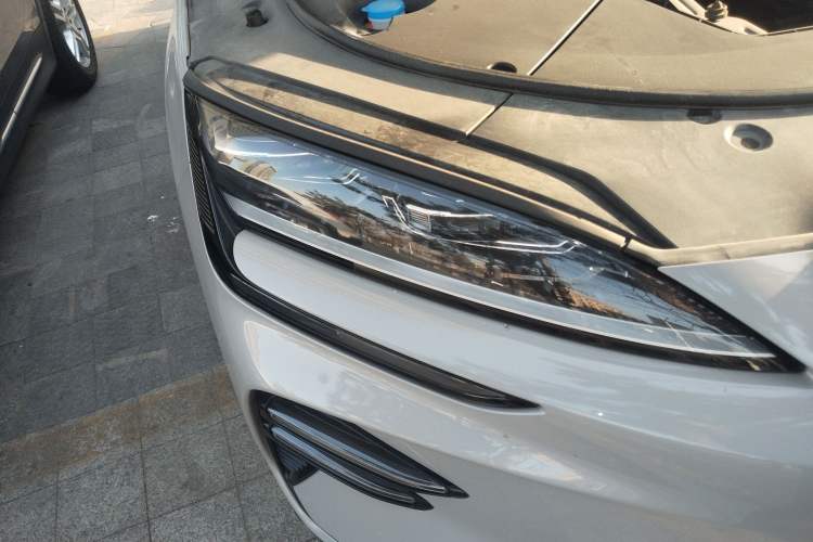 Used BYD Song PLUS New Energy 2024 Honor Edition EV 520km Luxury Model Right Front Headlight