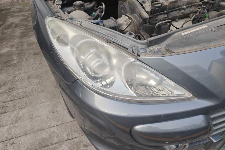 Used Peugeot 307 2010 Sedan 1.6L Manual Comfort Edition Right Front Headlight