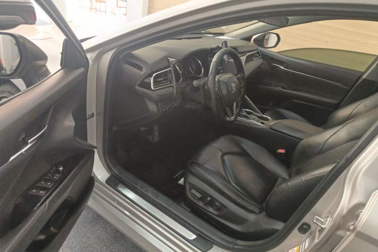 Used Toyota Camry 2018 2.5G Luxury Edition Driver Seat