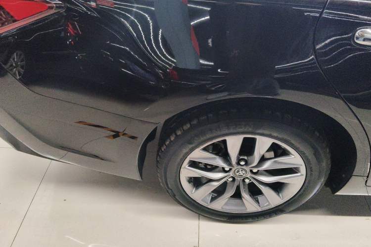 Used Toyota Avalon 2019 Dual-Engine 2.5L Luxury Edition China VI Standard