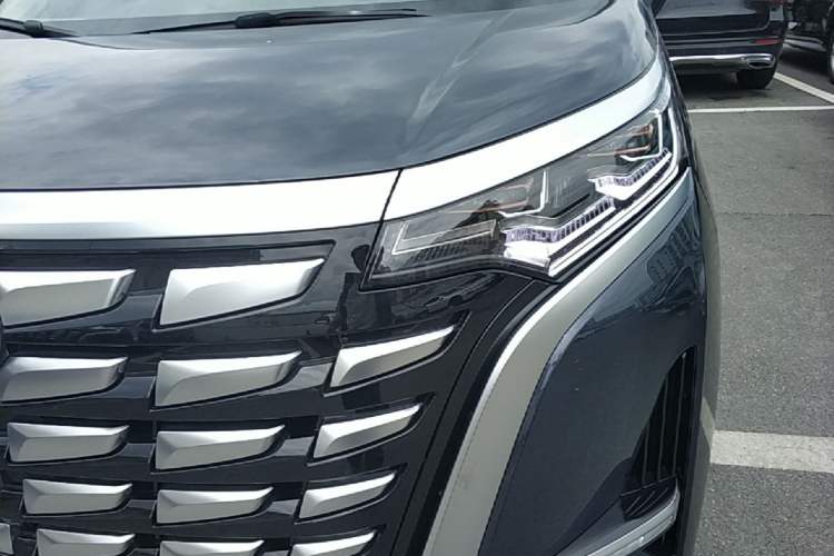 Used Denza D9 2022 DM-i 970 Four-Wheel Drive Prestige Model