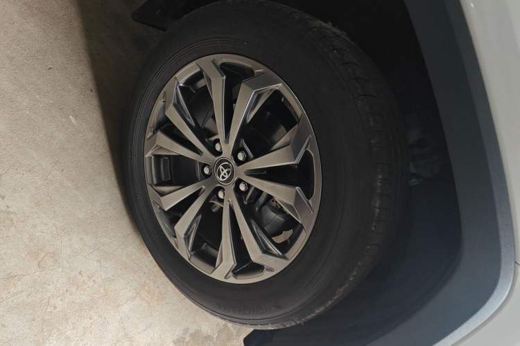 Used Toyota RAV4 2023 2.0L CVT Two-Wheel Drive Fashion Plus Edition
