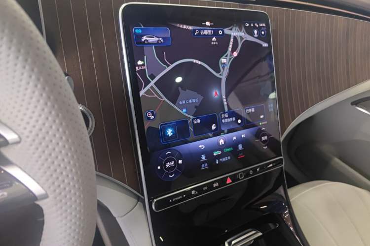 Used Mercedes-Benz EQE SUV 2023 350 4MATIC Luxury Edition Audio And AC Panel