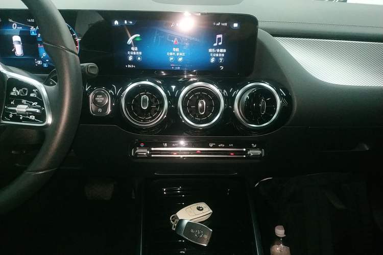 Used Mercedes-Benz GLA 2023 GLA 200 Audio And AC Panel