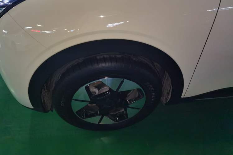 Used Geely Galaxy Geome 2025 UP 410km Exploration Edition Exterior 4