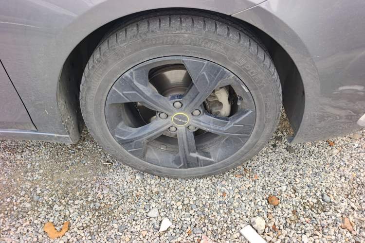 Used Roewe i6 MAX New Energy 2020 1.5T PHEV Cool & Stylish Skyroof Edition Right Front Wheel Hub