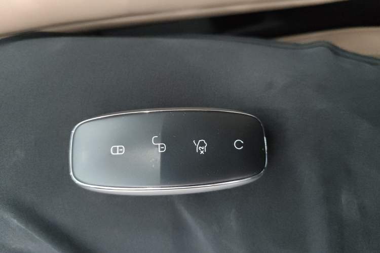 Used Denza N7 2025 702 Intelligent Driving Dual-Laser Luxury Edition Vehicle Key