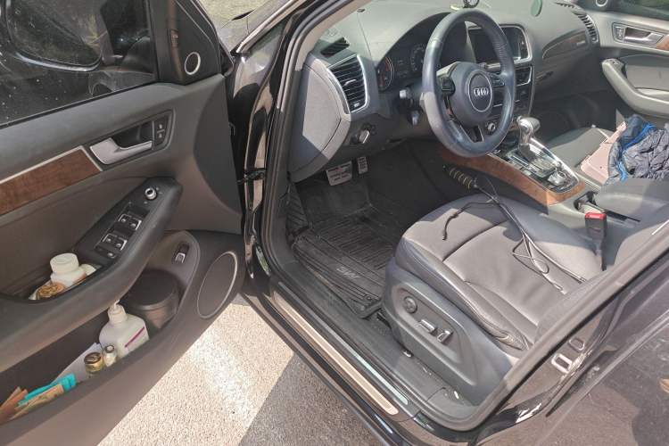 Used Audi Q5 2013 40 TFSI Comfort Edition Driver Seat