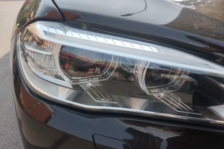 Used BMW X5 2018 xDrive28i
