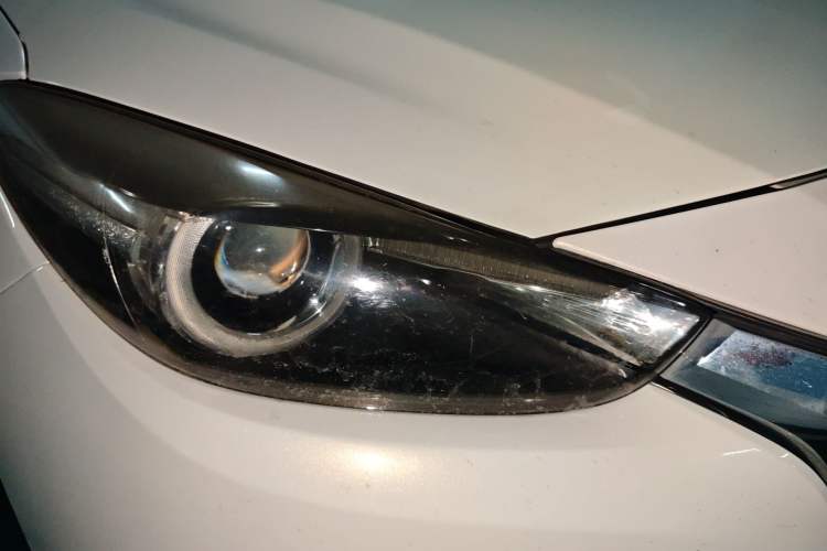 Used Mazda 3 Axela 2019 Cloud-Controlled Sedan 1.5L Automatic Luxury Model China VI Standard