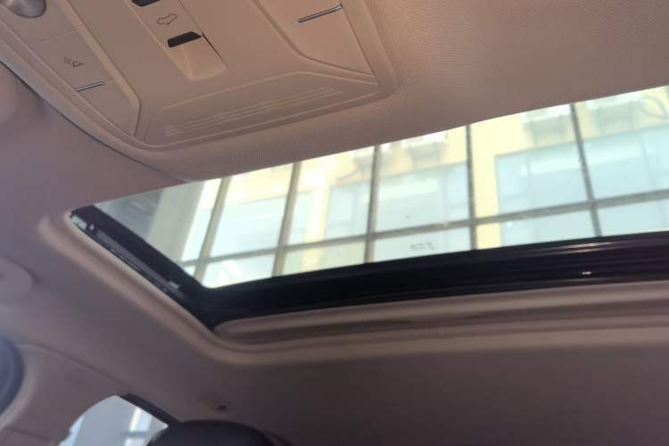 Used Hongqi H5 2022 Classic Model Facelift 1.5T DCT Qiyun Edition Headliner