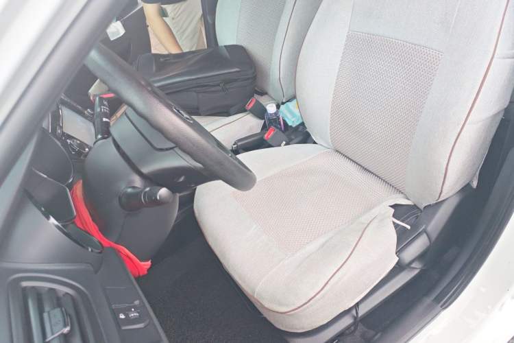 Used Kia K2 2012 Sedan 1.4L MT GLS Commemorative Edition