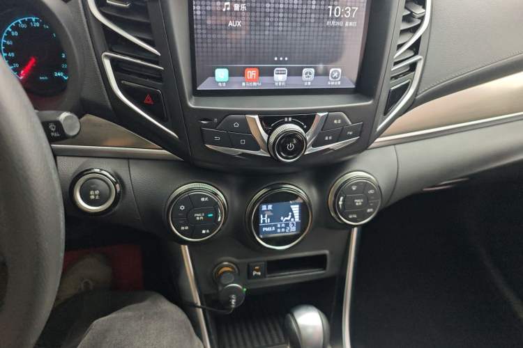 Used BYD Song 2017 Gaishe Upgrade Edition 1.5TID Automatic Elite Model Audio And AC Panel