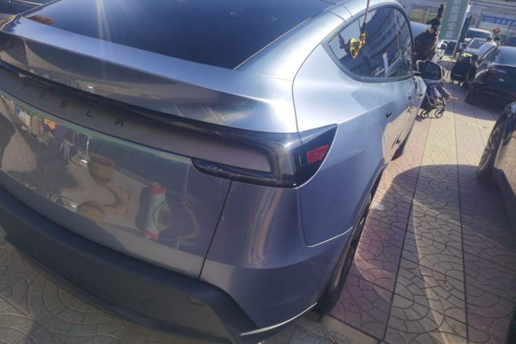 Used Tesla Model Y 2025 Long-Range All-Wheel Drive First Edition