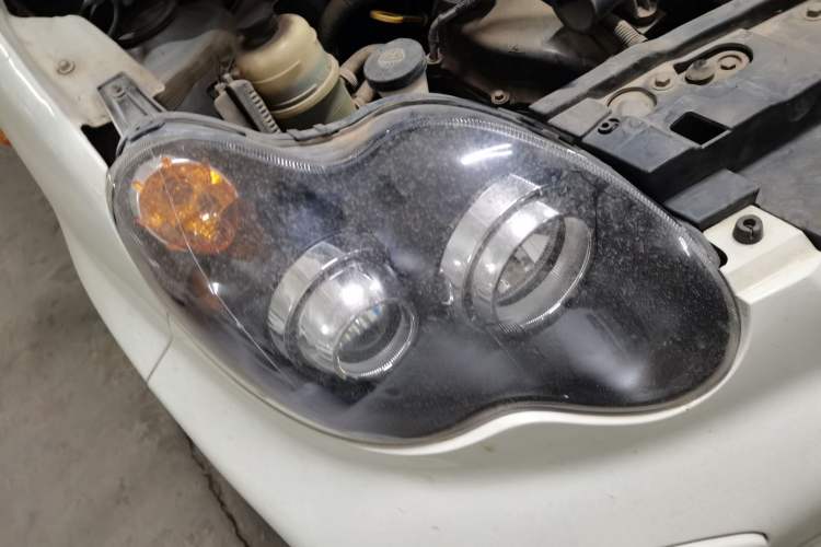 Used BYD F0 2012 1.0L XuanKu Trim Right Front Headlight