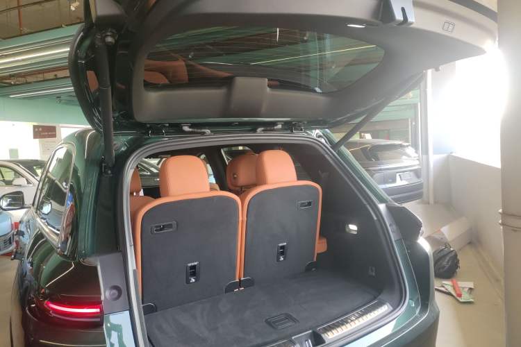 Used Li Auto L8 2025 Ultra Smart Refreshed Edition
