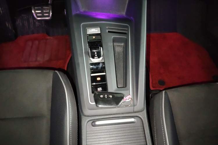 Used Volkswagen Golf 2021 280TSI DSG Pro First Edition Gear Lever