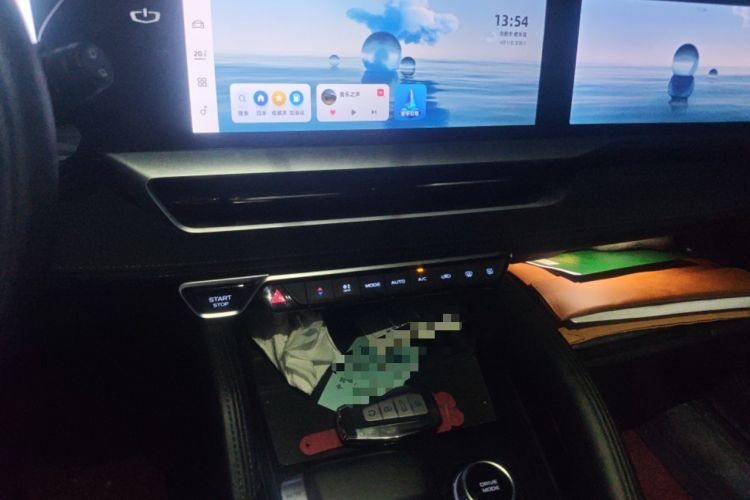 Used Geely Auto Monjaro L 2024 2.0TD High-Power Automatic Two-Wheel Drive Skyline Edition Audio And AC Panel