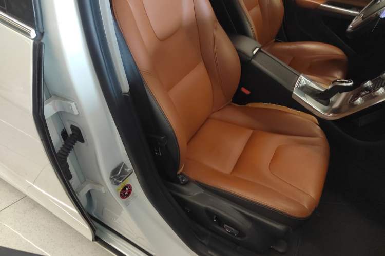 Used Volvo S60 2017 S60L T4 Smart Range Edition
