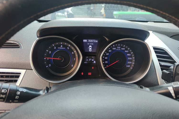 Used Hyundai Elantra (5th Generation / Langdong) 2016 1.6L Automatic Prestige Model
