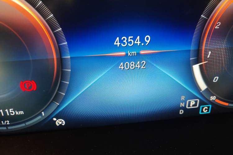 Used Mercedes-Benz GLC 2020 Facelifted GLC 260 L 4MATIC Dynamic Edition Odometer Close Up