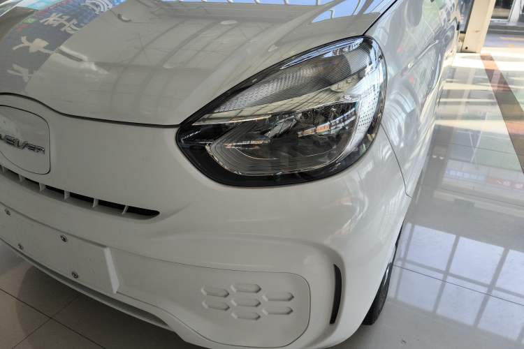 Used Roewe Clever 2021 302 km New Four-Seater Super-Efficient Version