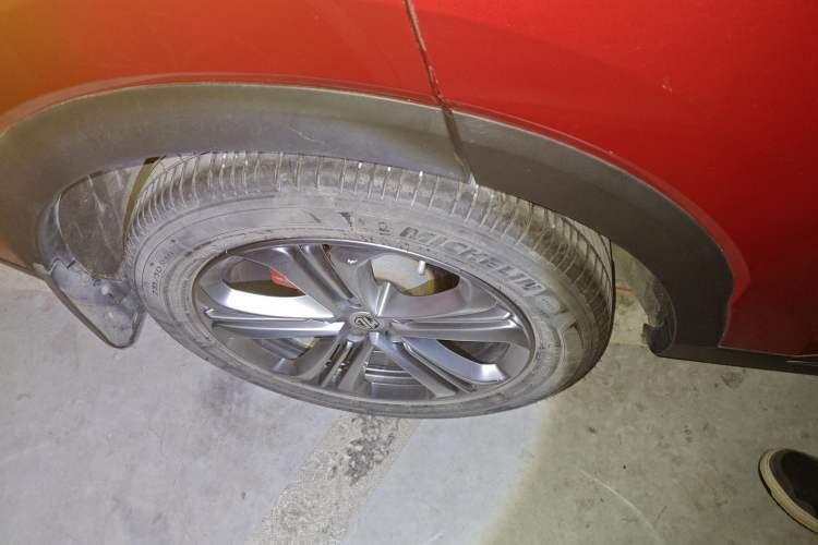 Used MG HS 2018 30T Automatic Two-Wheel Drive Trophy Edition—High-Octane V-Model Exterior 8