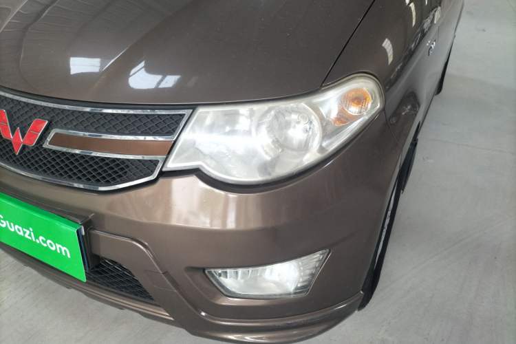 Used Wuling Hongguang 2014 1.5L S Standard Version Left Front Headlight