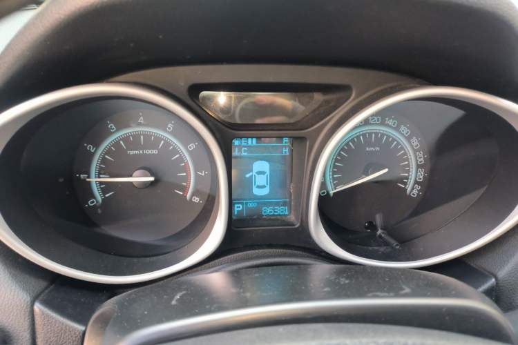 Used GAC Trumpchi GS5 2014 1.8T Automatic Two-Wheel Drive Supreme Edition Instrument Cluster