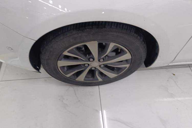 Used Buick Excelle GX 2018 18T Automatic Flagship Model Left Front Wheel Hub