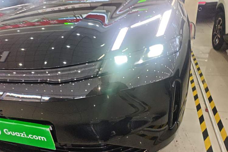 Used Lynk & Co 08 EM-P 2025 120km Long-Range Pro
