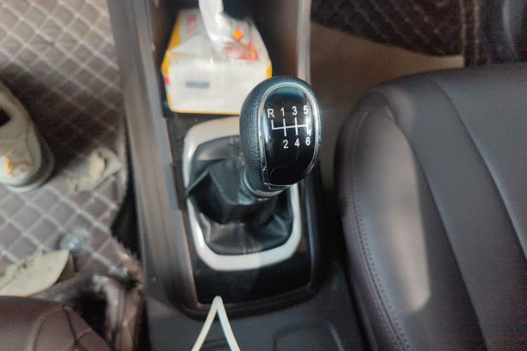 Used Baojun 310W 2017 1.5L Manual Comfort Version China VI Emission Standard
