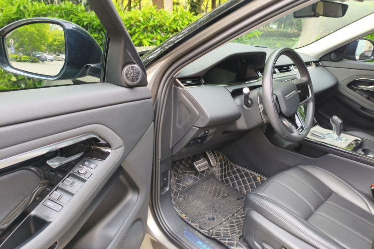 Used Land Rover Range Evoque 2021 Range Rover Velar 249 PS R-Dynamic S Performance Edition
