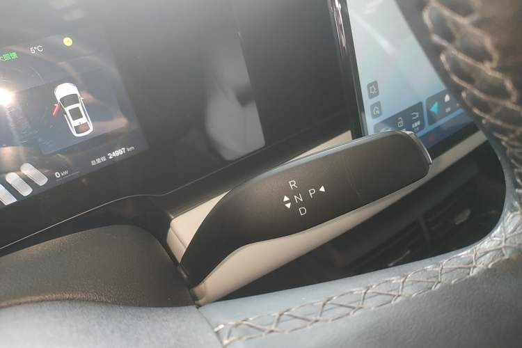 Used BYD Seal 06 New Energy 2025 EV 545KM Premium Edition Gear Lever