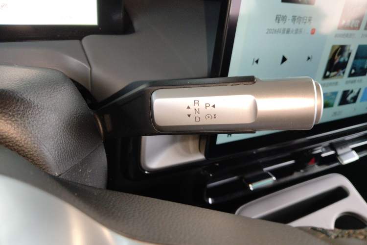 Used AION Y 2024 Plus 510 Intelligent Driving Version Gear Lever