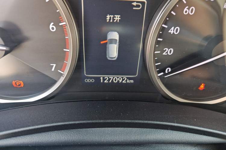 Used Lexus NX 2015 200T All-Wheel-Drive Fēngshàng Edition Odometer Close Up