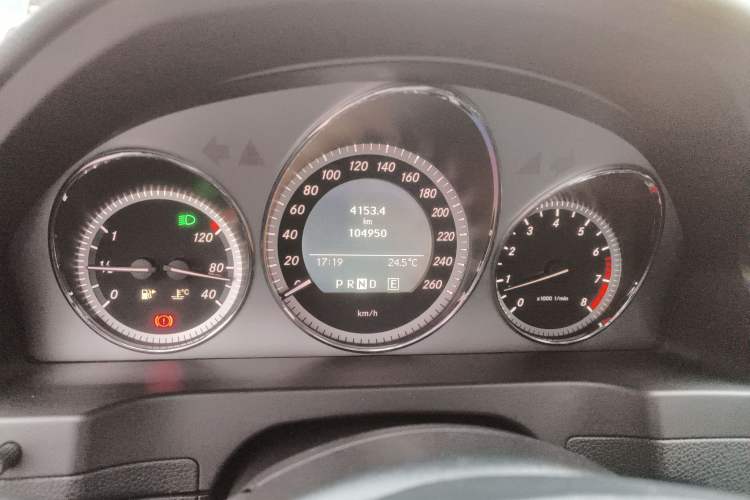 Used Mercedes-Benz C-Class 2010 C 200 CGI Fashion Model Odometer Close Up