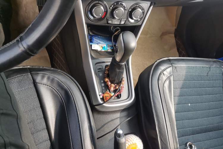 Used Suzuki S-Cross 2015 1.6L CVT Two-Wheel Drive Entry-Level Trim
