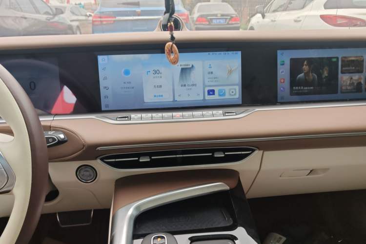 Used VOYAH FREE 2021 Four-Wheel Drive Standard Range-Extended Exclusive Luxury Package
