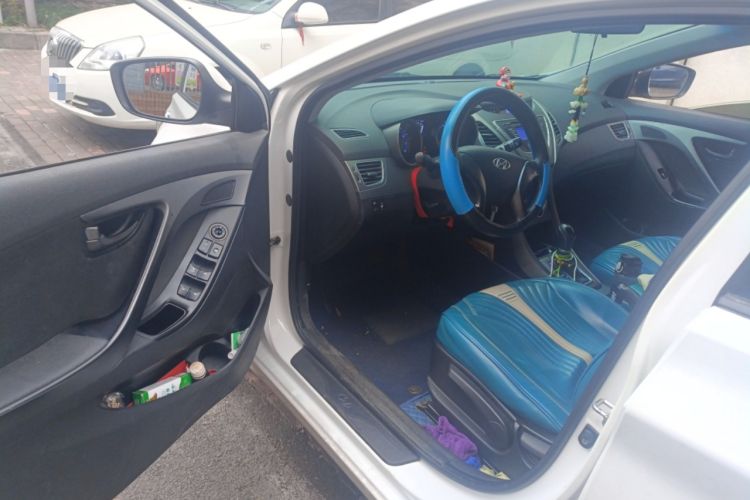 Used Hyundai Elantra (5th Generation / Langdong) 2015 1.6L Automatic Fashion Model