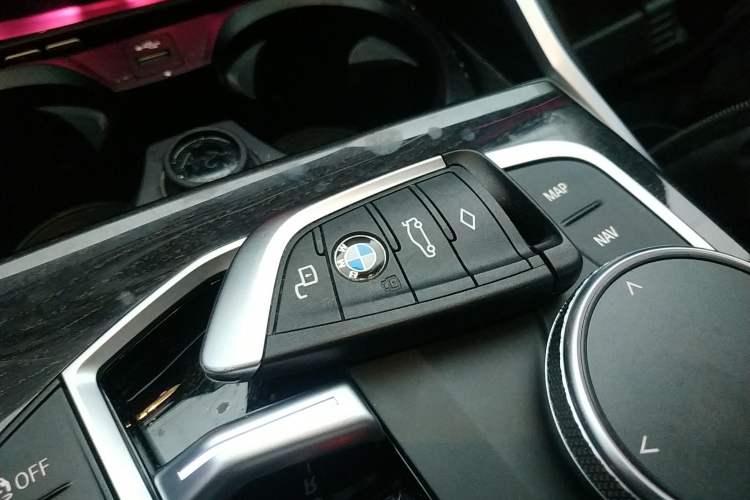 Used BMW 3 Series 2023 325Li M Sport Package Vehicle Key