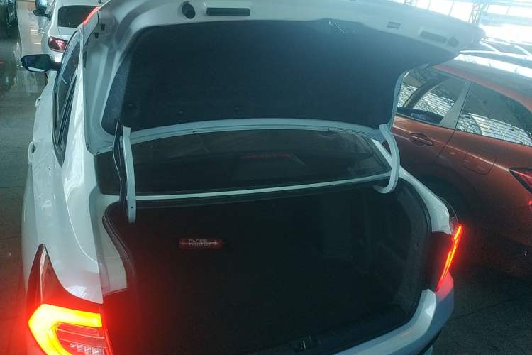 Used Honda Envix 2022 180TURBO CVT Comfort Version Trunk