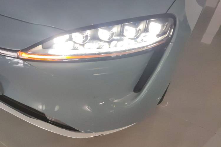 Used Hima Luxeed R7 2024 All-Electric 736 km Ultra