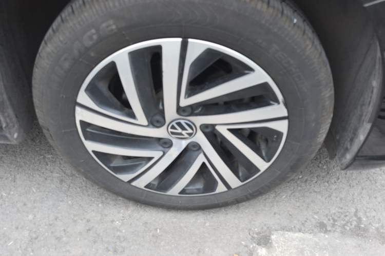 Used Volkswagen Lavida 2023 280TSI DSG Starry Sky Deluxe Edition Right Front Wheel Hub