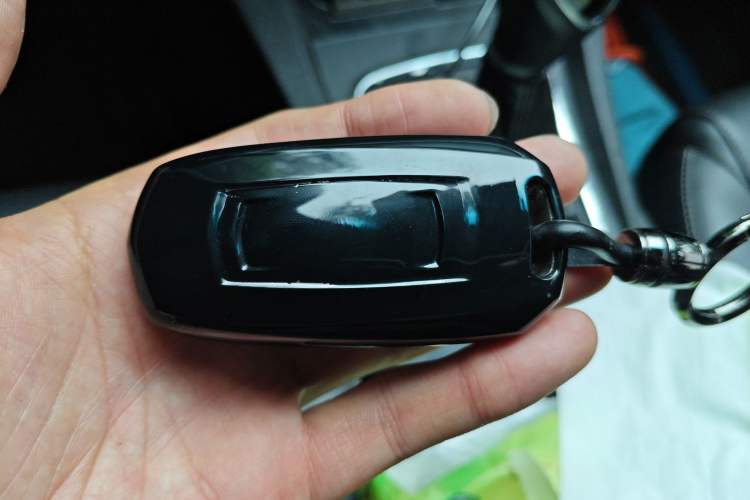 Used Geely Auto Emgrand 2017 Sedan Million Edition 1.5L CVT Upward Version Vehicle Key