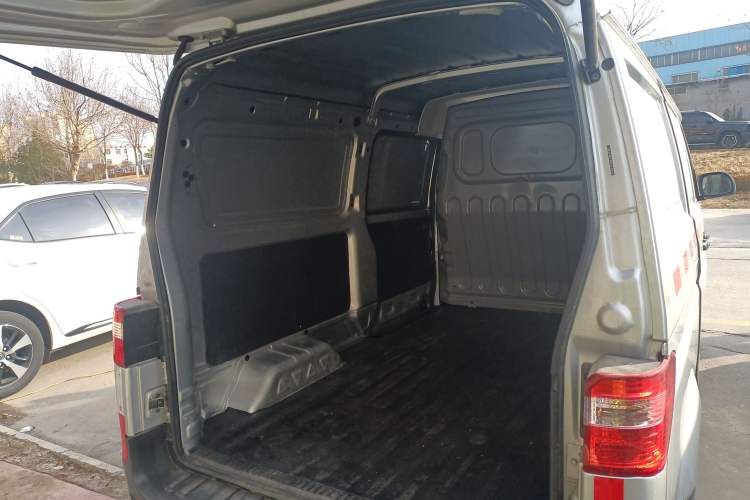 Used Jinbei Hiace X30 2021 1.5L Wealthy Van China VI Standard SWC15M