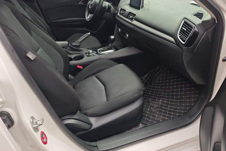 Used Mazda Mazda 3 Axela 2014 Sedan 1.5L Automatic Luxury Model