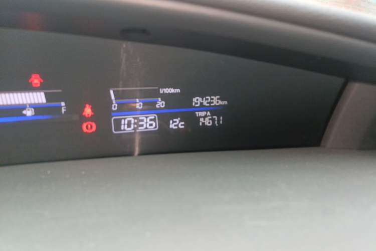 Used Honda Jade 2016 1.8L Automatic Comfort Elite Version 5 Seats Odometer Close Up