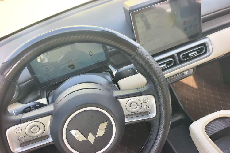 Used Wuling Bingo PLUS 2024 330 km Range Five-Seater Version