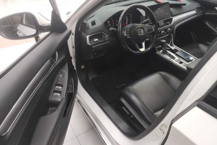 Used Honda Accord 2022 260TURBO Luxury Edition Driver Seat